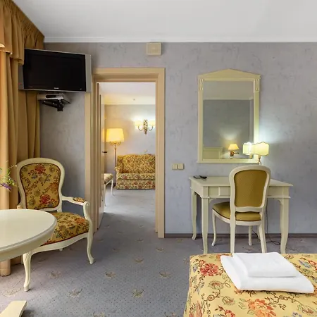 Edelweiss 3*