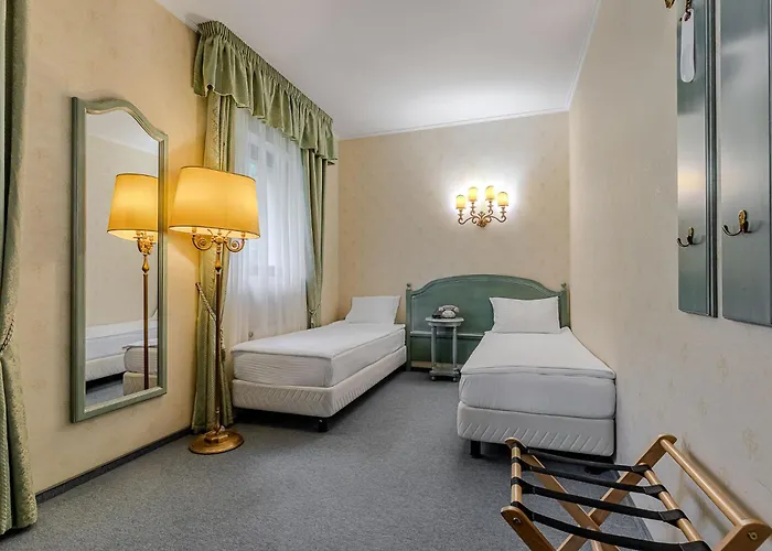 雪绒花公寓 酒店 3*